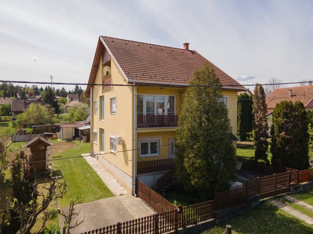 Eladó családi ház, Bánkon 76.9 M Ft, 6 szobás