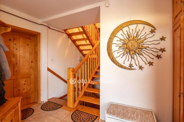 Eladó családi ház, Felsőpáhokon 120 M Ft, 9 szobás