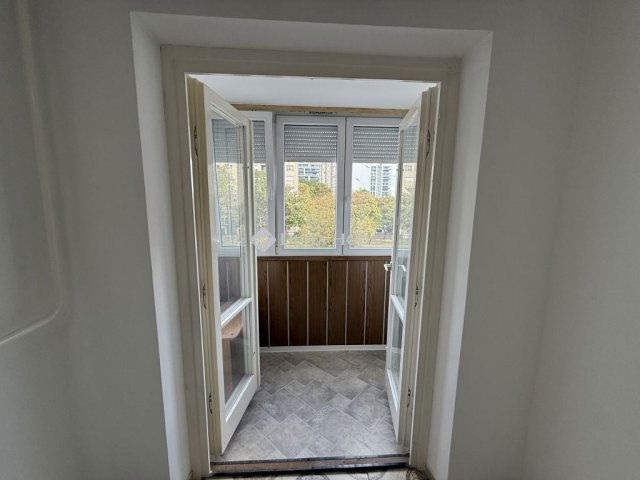 Eladó panellakás, Budapesten, III. kerületben 61.5 M Ft, 2 szobás