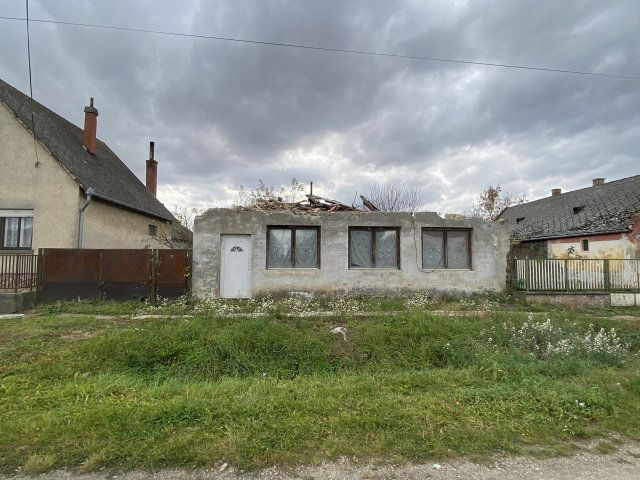 Eladó családi ház, Tárkányban 8.5 M Ft, 2 szobás