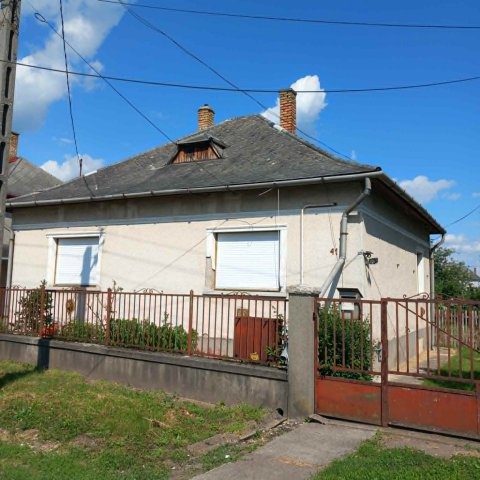 Eladó családi ház, Putnokon 10 M Ft, 3 szobás