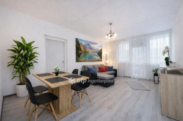 Eladó téglalakás, Budapesten, VIII. kerületben 77.5 M Ft