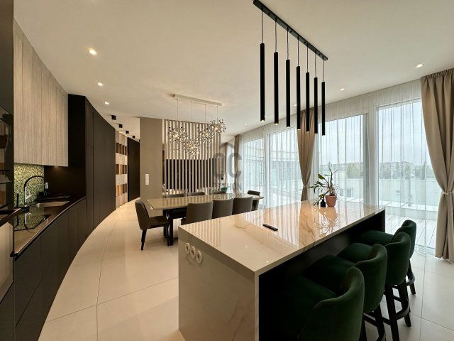 Eladó téglalakás, Debrecenben 350 M Ft, 3 szobás