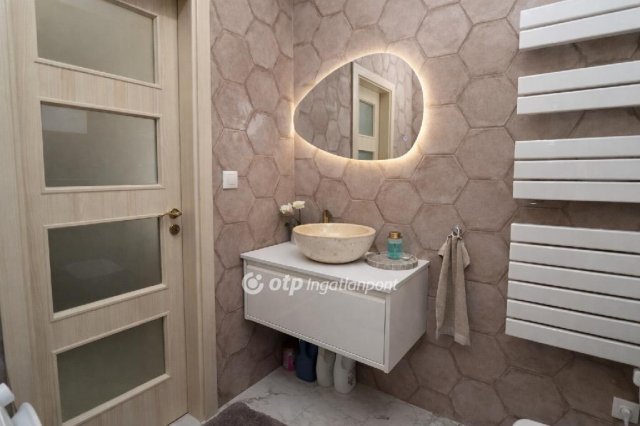 Eladó családi ház, Ráckevén 190 M Ft, 6 szobás