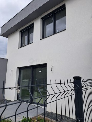 Eladó sorház, Ajkán 75 M Ft, 4 szobás / költözzbe.hu