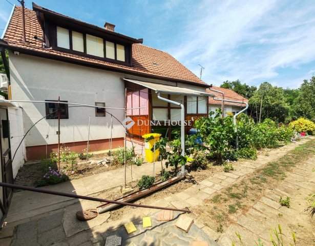 Eladó családi ház, Békéscsabán 35.9 M Ft, 4+1 szobás
