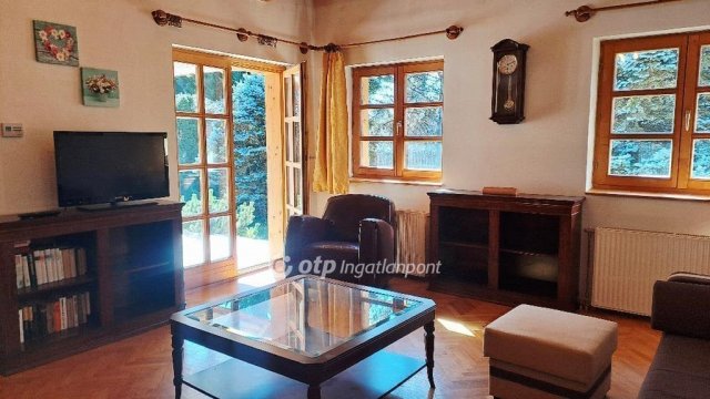 Eladó családi ház, Balatonakarattyán 180 M Ft, 3 szobás