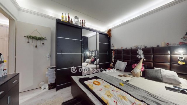 Eladó panellakás, Miskolcon 39.9 M Ft, 2+1 szobás