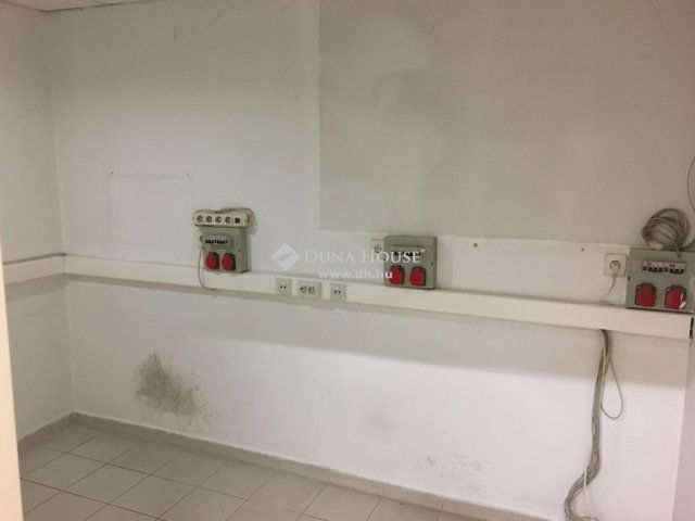 Eladó üzlethelyiség, Budapesten, VI. kerületben 79 M Ft