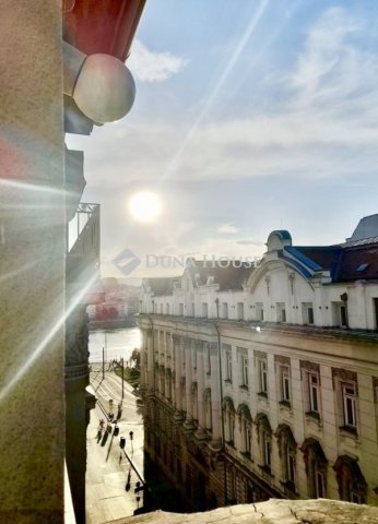 Eladó téglalakás, Budapesten, V. kerületben 110 M Ft, 2 szobás