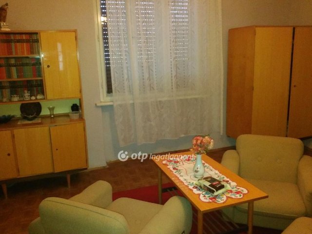 Eladó családi ház, Zókon 35 M Ft, 3 szobás