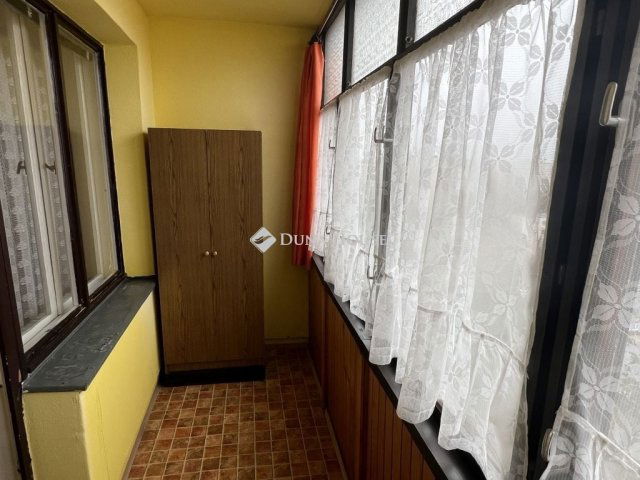 Eladó téglalakás, Dunaújvárosban 32.5 M Ft, 2 szobás