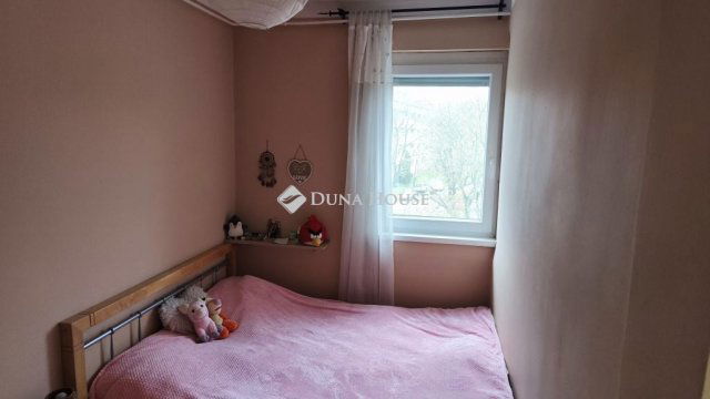 Eladó téglalakás, Pécsett, Bánki Donát úton 36.9 M Ft