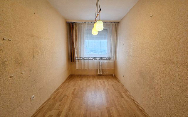 Eladó panellakás, Budapesten, IV. kerületben, Dugonics utcában