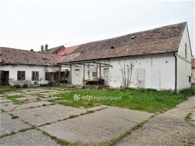 Eladó üzlethelyiség, Marcaliban 38.5 M Ft / költözzbe.hu