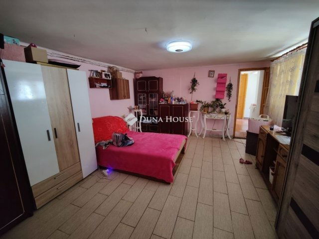 Eladó családi ház, Vácrátóton 33.5 M Ft, 3 szobás