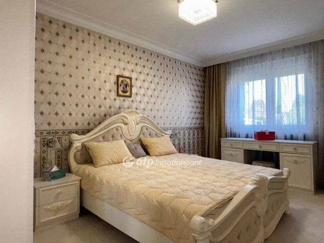 Eladó családi ház, Hajdúböszörményen 124 M Ft, 4 szobás