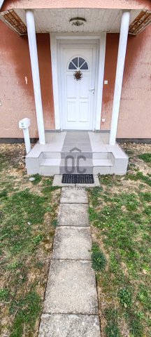 Eladó családi ház, Tabon 79.9 M Ft, 4 szobás