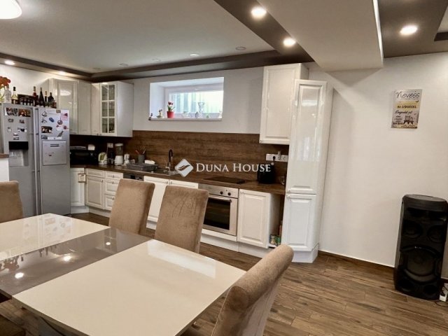 Eladó családi ház, Batykon 55 M Ft, 4 szobás