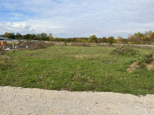 Eladó telek, Mályin, Akácos utcában 15.2 M Ft