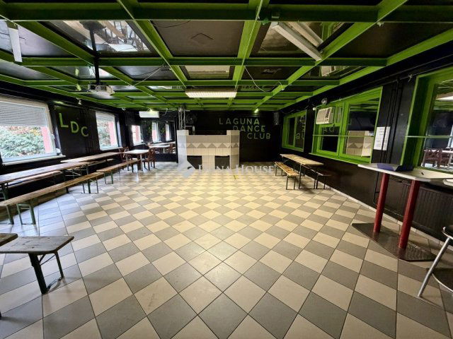 Eladó üzlethelyiség, Komlón, Attila utcában 89.9 M Ft