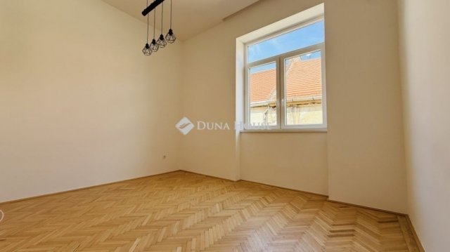 Eladó téglalakás, Budapesten, XI. kerületben 70.9 M Ft, 1 szobás
