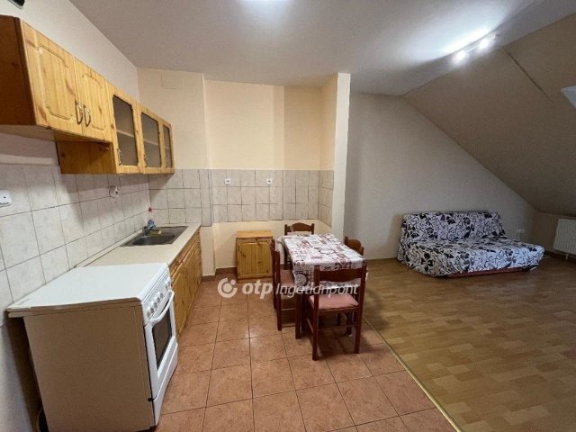 Eladó téglalakás, Cserkeszőlőn 38 M Ft, 1+1 szobás