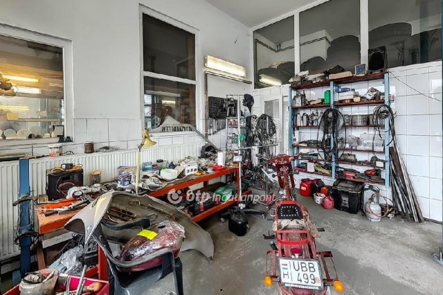 Eladó családi ház, Vecsésen 140 M Ft, 4 szobás