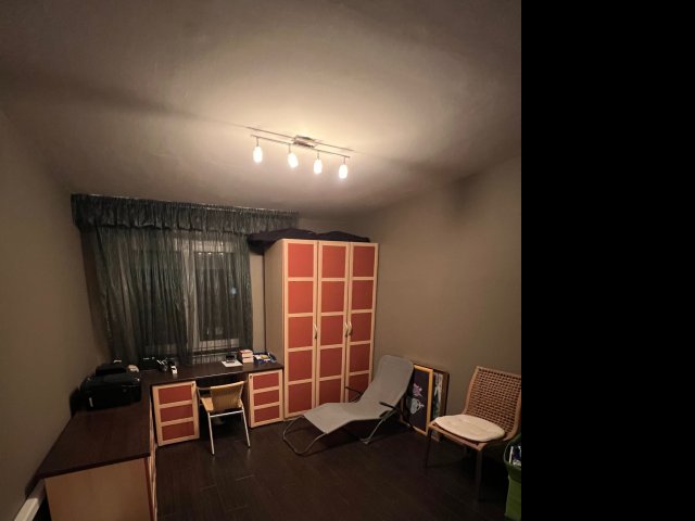 Kiadó panellakás, albérlet, Pécsett, Lahti utcában, 3 szobás