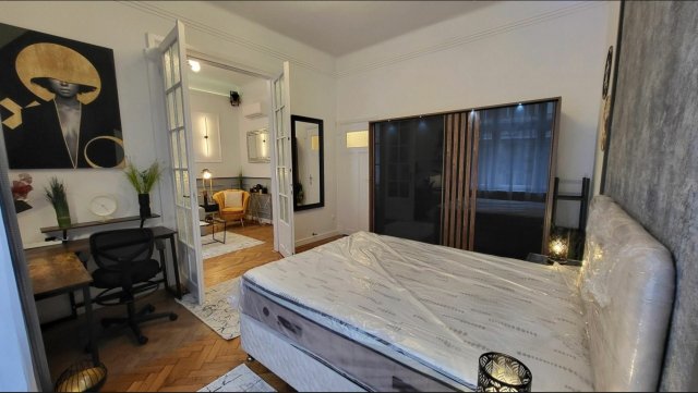 Kiadó téglalakás, albérlet, V. kerületben, Váci utcában