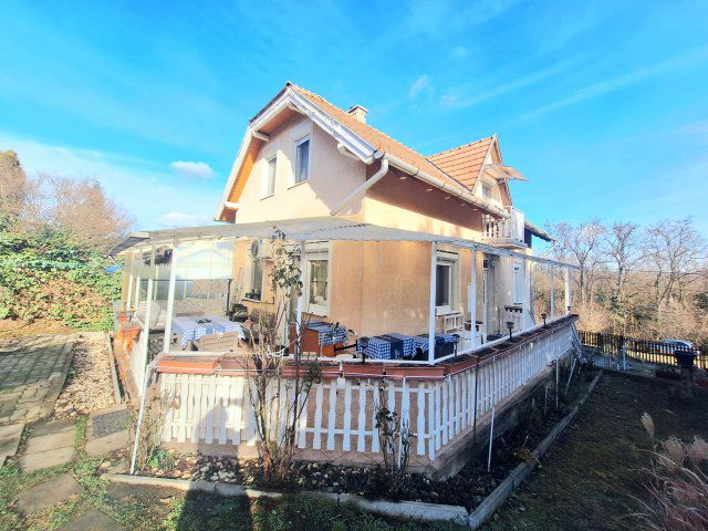 Eladó családi ház, Érden 112.9 M Ft, 2+2 szobás