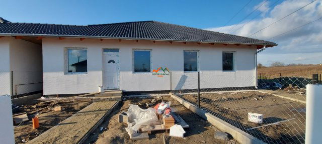Eladó ikerház, Taksonyon 88.35 M Ft, 4 szobás