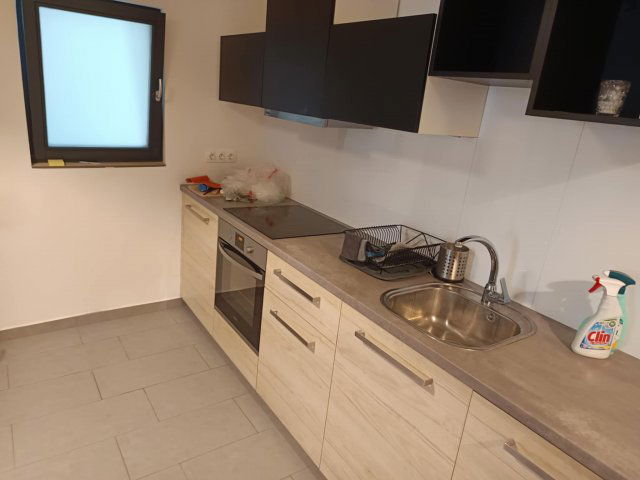 Kiadó téglalakás, albérlet, Pécsett 180 E Ft / hó, 1 szobás