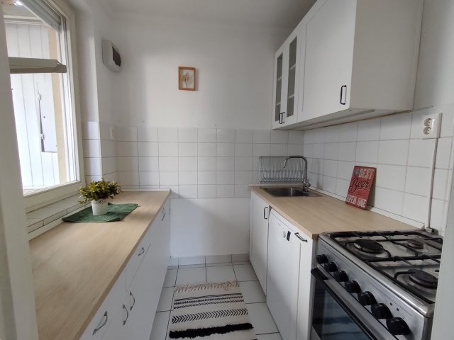 Eladó családi ház, Budapesten, III. kerületben 69.4 M Ft