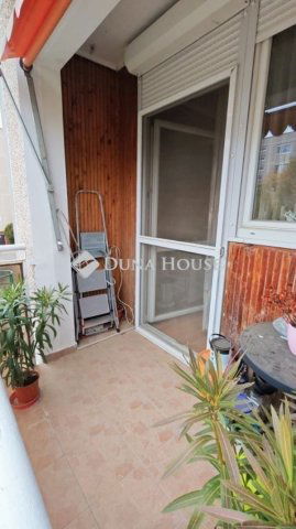 Eladó panellakás, Kecskeméten 49.9 M Ft, 3 szobás