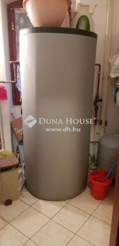 Eladó családi ház, Pócsmegyeren 79 M Ft, 5 szobás