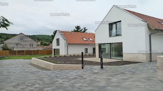 Eladó családi ház, Nagykovácsiban 255 M Ft, 6 szobás