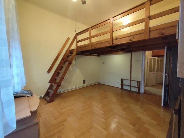 Eladó téglalakás, Budapesten, IV. kerületben, Attila utcában