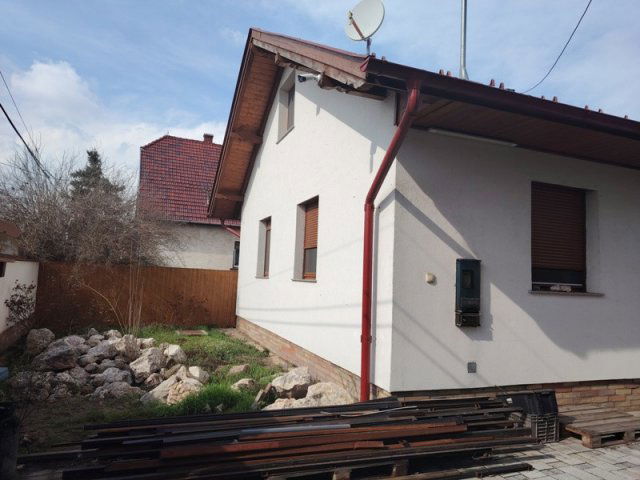 Eladó családi ház, Ócsán 200 M Ft, 4 szobás