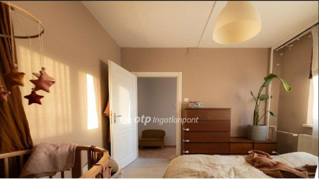 Eladó panellakás, Székesfehérvárott 60 M Ft, 2+1 szobás