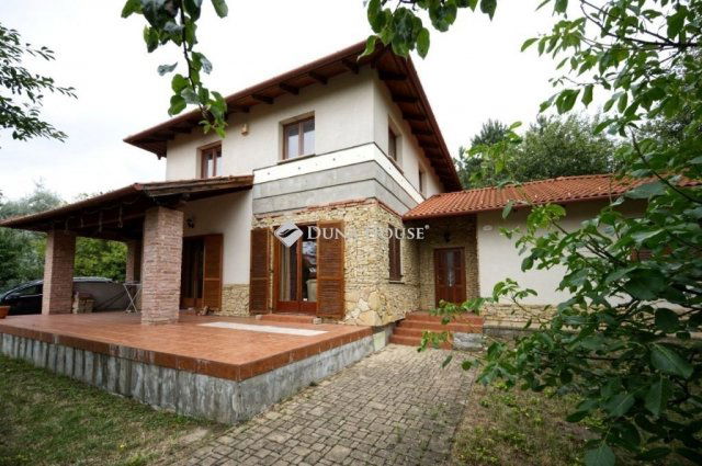 Eladó családi ház, Budajenőn 164.9 M Ft, 7 szobás