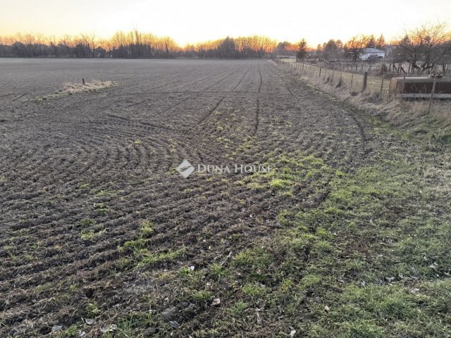 Eladó telek, Győrött, Szarka vár 39.9 M Ft