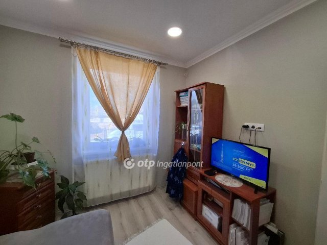 Eladó családi ház, Verpeléten 61 M Ft, 3+2 szobás