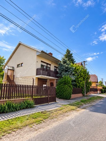 Eladó családi ház, Simontornyán 25.5 M Ft, 4 szobás