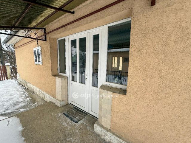 Eladó családi ház, Baktalórántházán 27.5 M Ft, 2 szobás