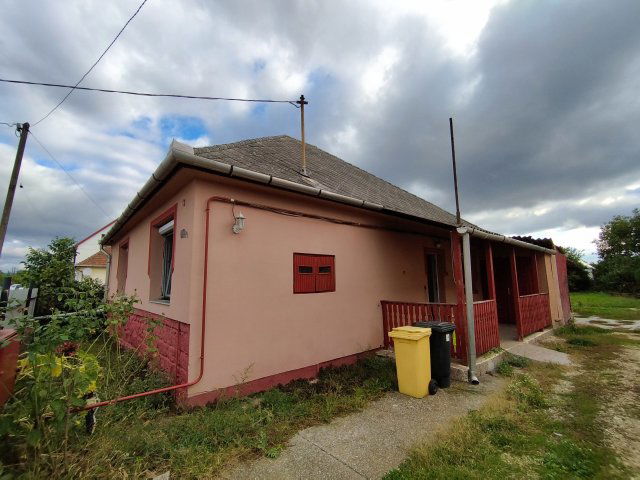 Eladó családi ház, Szerencsen 20.999 M Ft, 2 szobás