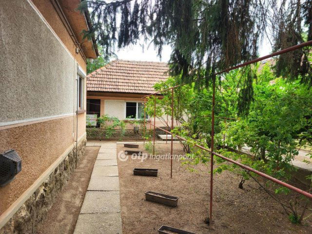 Eladó családi ház, Pusztamonostoron 16.8 M Ft, 2+1 szobás