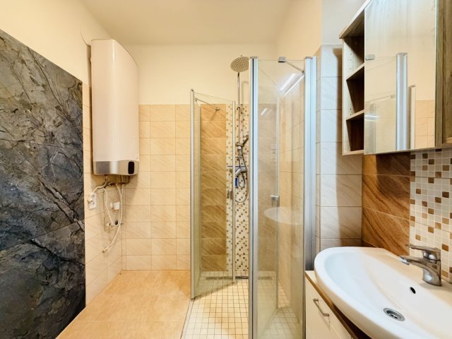 Eladó téglalakás, Győrött 63.5 M Ft, 2 szobás