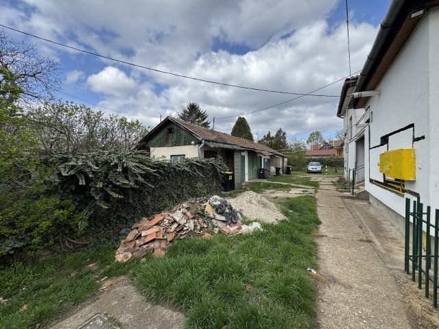 Eladó téglalakás, Kistarcsán 25 M Ft, 1 szobás