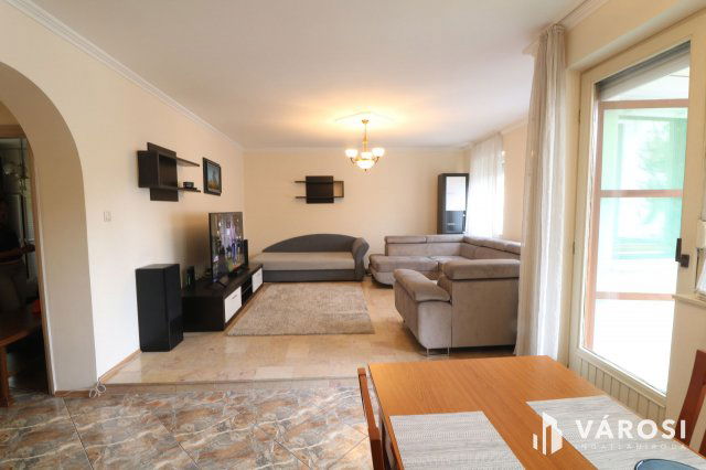 Eladó téglalakás, Szegeden 149.9 M Ft, 5 szobás